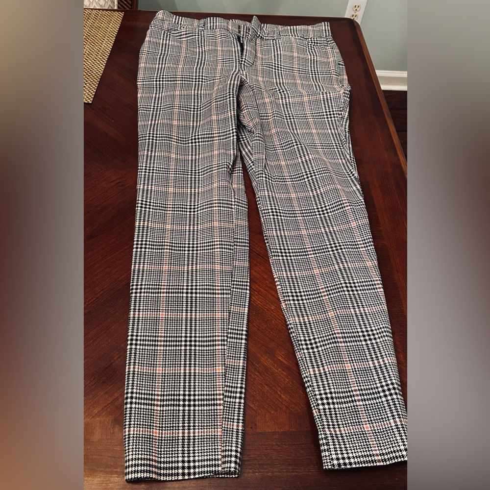 🧨OLD NAVY PIXIE WOMENS HIGH RISE SECRET SLIM PANTS SIZE: 10 (SEND ANY OFFER‼️) 🧨